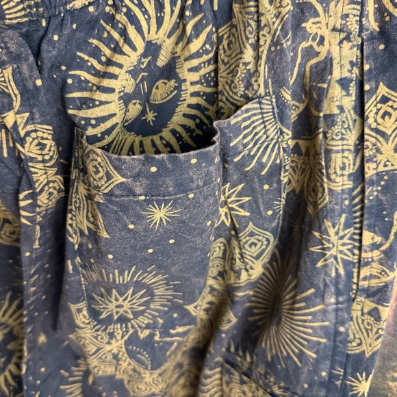 Sun & moon print cotton cargo pocket pant - Picture 6 of 8